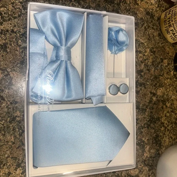 Light Blue Tie and Accessories Set - Picture 1 of 1